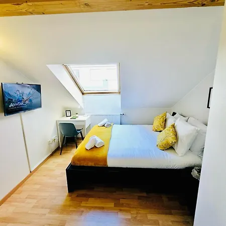 Compact In Luxembourg-limp17b