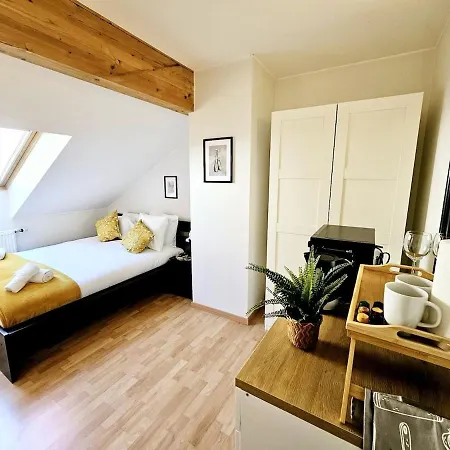 Compact In Luxembourg-limp17b