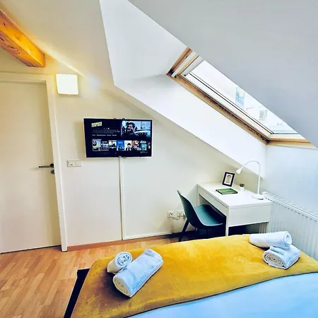 Compact In Luxembourg-limp17b Apartment